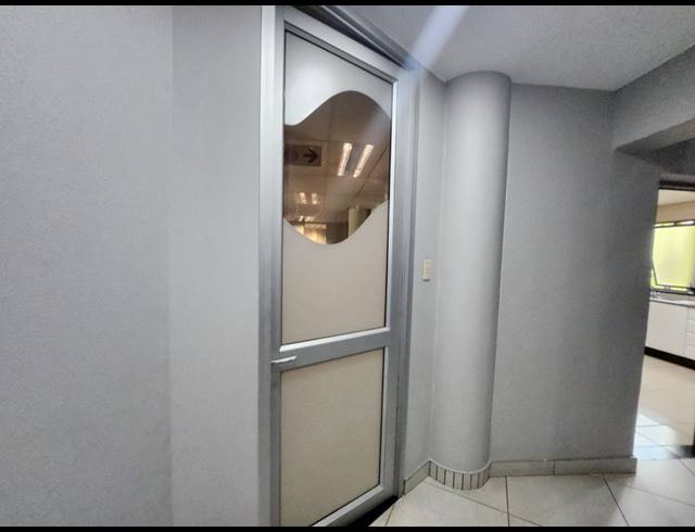 188M² OFFICE TO LET IN RANDJESPARK
